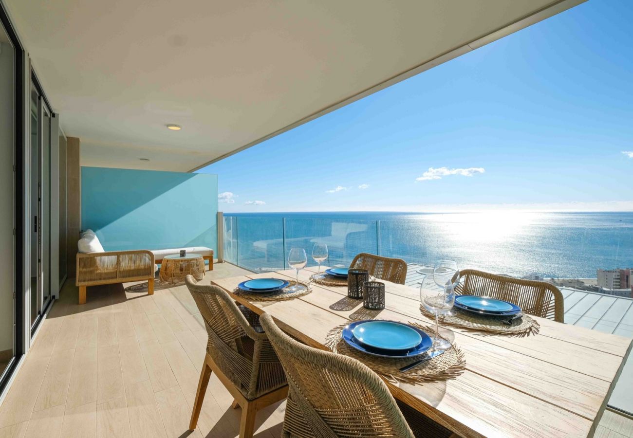 Apartamento en Fuengirola - Stunning 2BR w/ panoramic sea view.